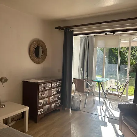 Vendégház 5minutos Do Jardim Ate Ao Mar Parede